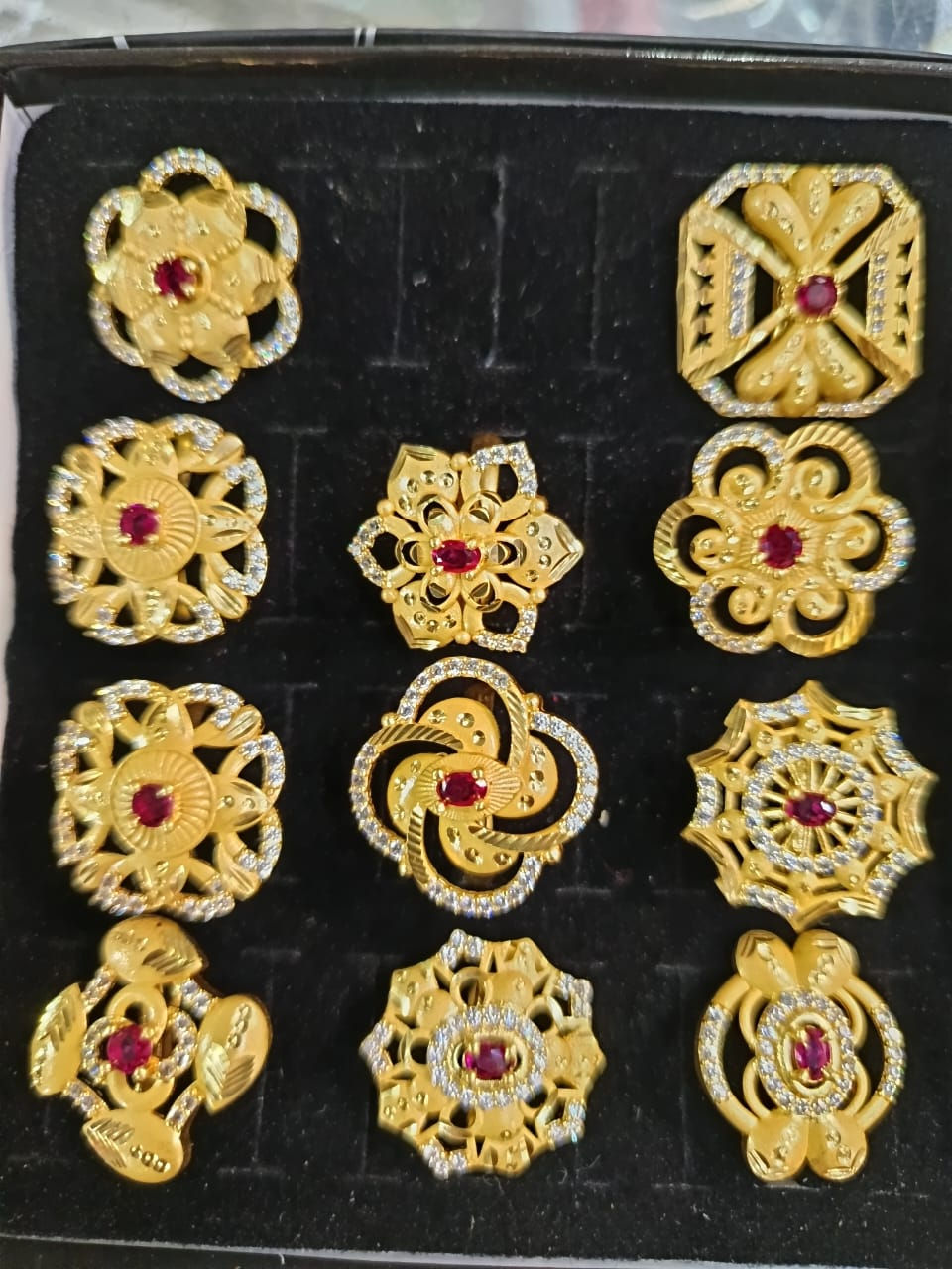 Assorted ZeriZest rings ready as wholesale stock